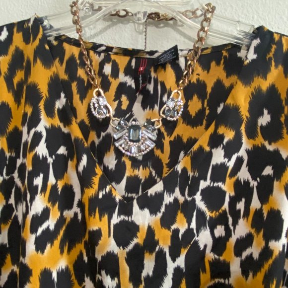 Pull over cheetah print Kimono with draw string waist. Size on tag: Large w123 - Picture 8 of 11
